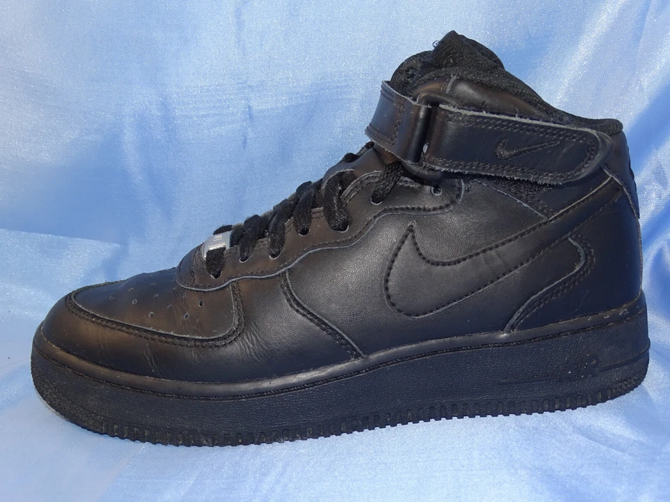Nike Air Jordan 1 Mid, Foto 3 von 5