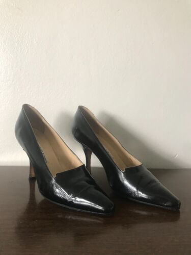 Vintage Manolo Blahnik black womens heels size 7.5