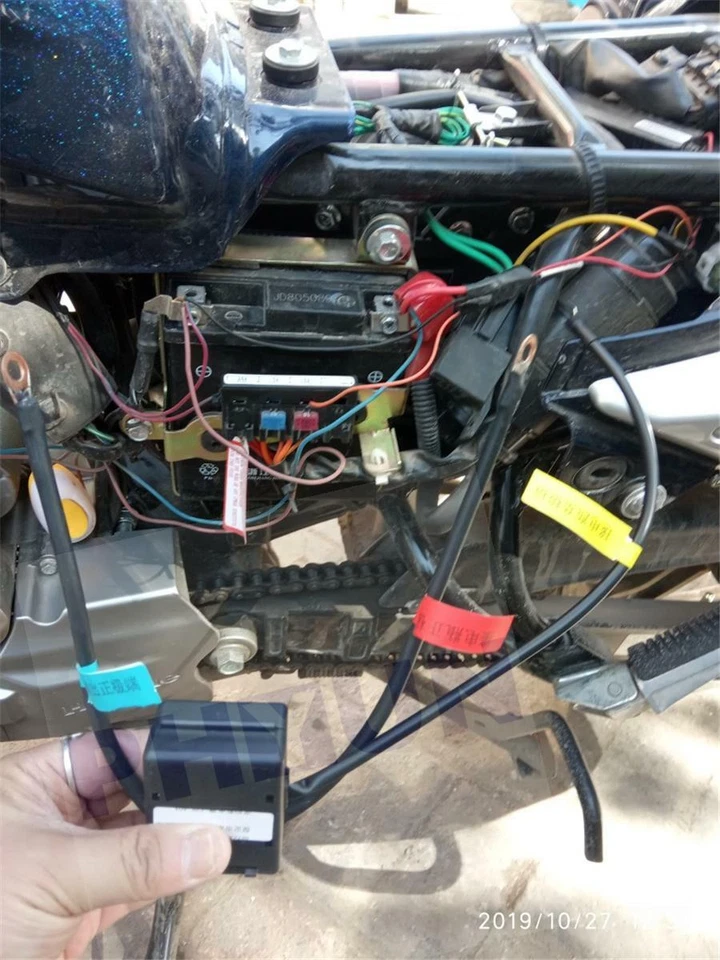 Interruptor maestro de apagado aislador de corte de desconexión de batería inalámbrico para motocicleta 12V Foto 4 de 4