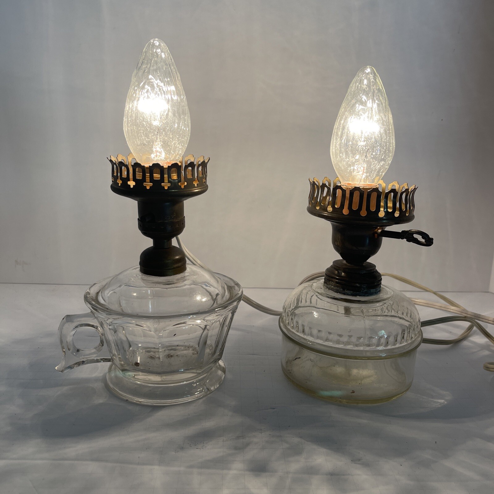 (2) Antique Vintage Glass Oil Lamp Light Converted To Electric Working