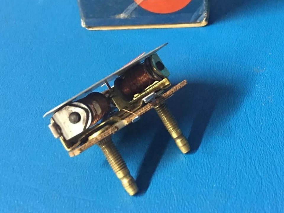 Nuevo de Lote Antiguo GM AC 1951 Oldsmobile Super 88 1952 98 y todo tablero medidor de gasolina combustible 1517358 Foto 3 de 4