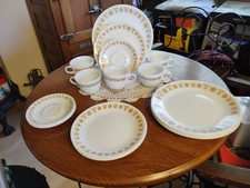Lot Vintage Corelle Pyrex BUTTERFLY GOLD Patt...