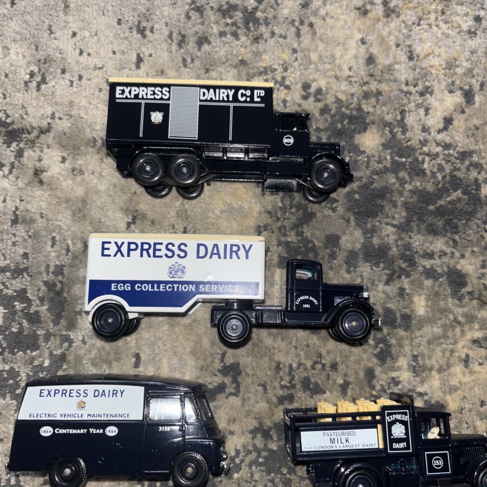 Lledo Express Dairy X8 Foto 4 de 4