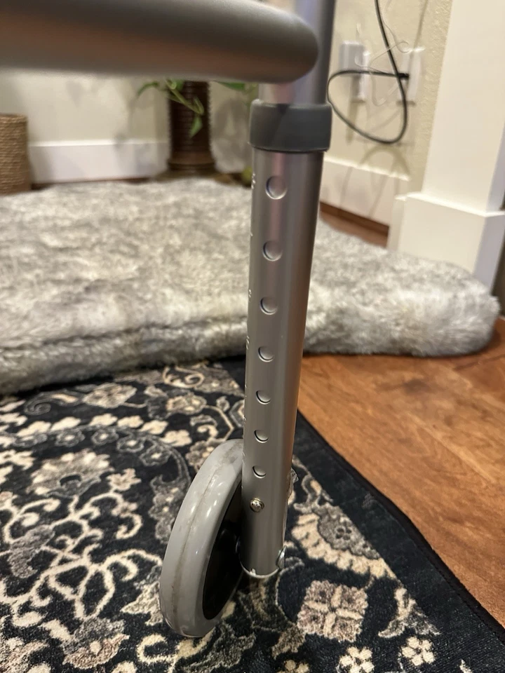 Andador Plegable Grande para Mayores y Lesionados Excelente Estado Foto 4 de 4