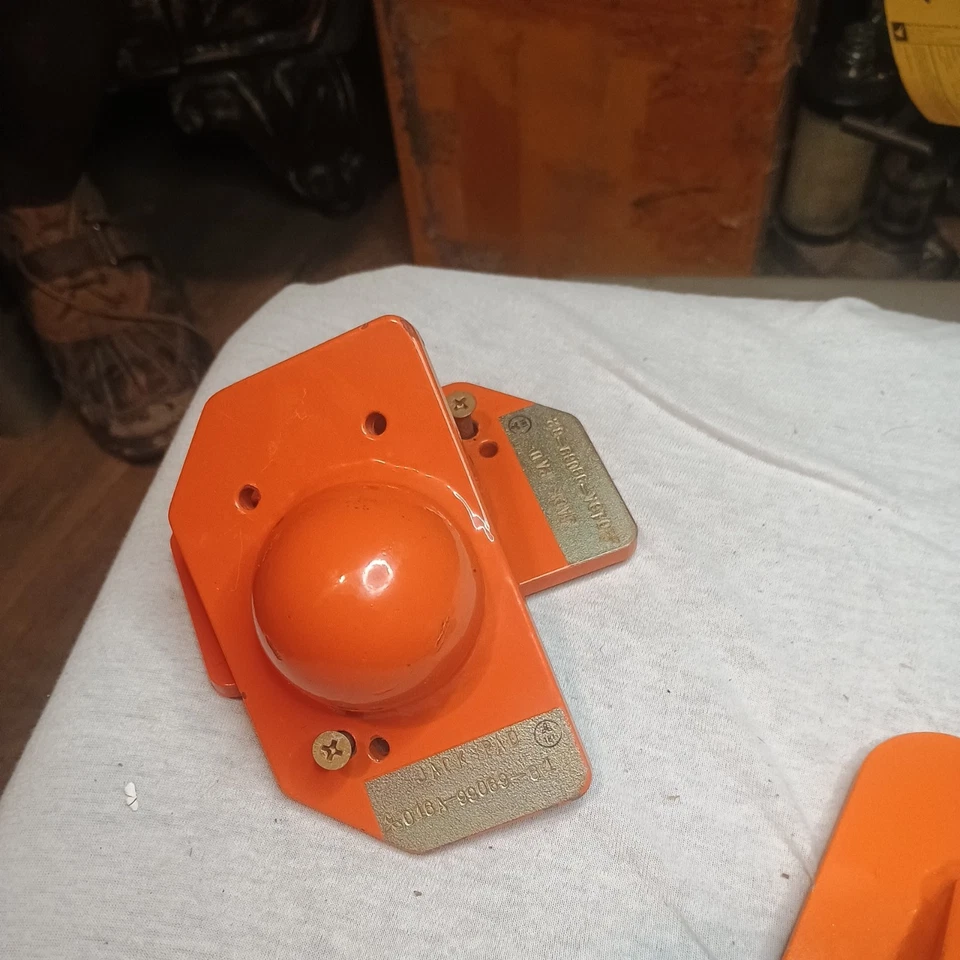 Almohadillas de gato, nariz y alas Mitsubishi MU-2 - 016A-99050, 016A-99069-2, 016A99069-1 Foto 4 de 4