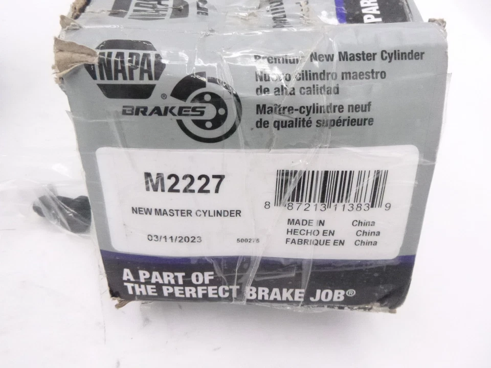 Cilindro maestro de freno Napa genuino OEM para Ford F-250 1977-1979 Foto 2 de 3