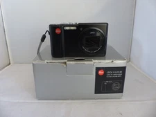 Leica v-lux 40 in great condition. Comes with a brown Leica hard case & org box.