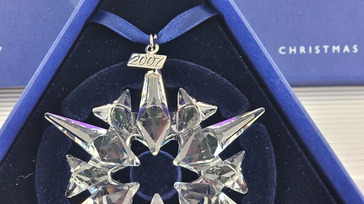 Swarovski Crystal ~**2007 SNOWFLAKE STAR CHRISTMAS ORNAMENT**~BOX