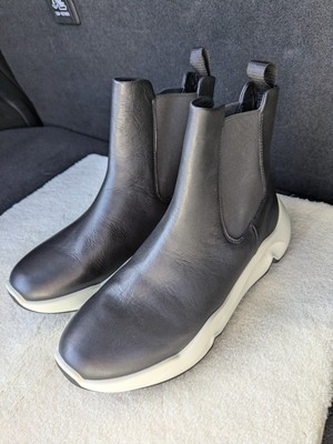 Ladies ECCO Black Leather Ankle Boot with Chunky White Sole Size 39 US 8.5