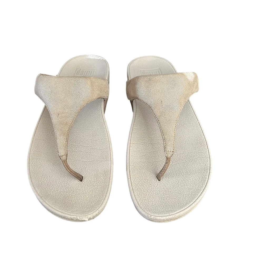 Sandalia FitFlop para mujer minimalista Lulu puntera dorada metálica talla 9 Foto 3 de 4