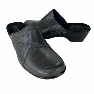 low heel clarks clogs