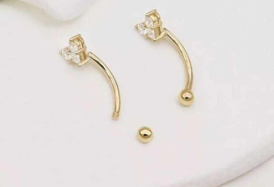 Pendiente piercing ceja torre corazón barra curva anillo enchapado en oro amarillo micro 14K Foto 3 de 4