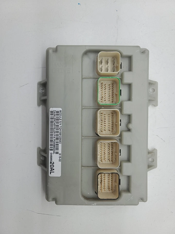 Dodge Caravan 2001 carrocería control bloque de unión de fusibles P04686920AL 04686920AL Foto 2 de 3