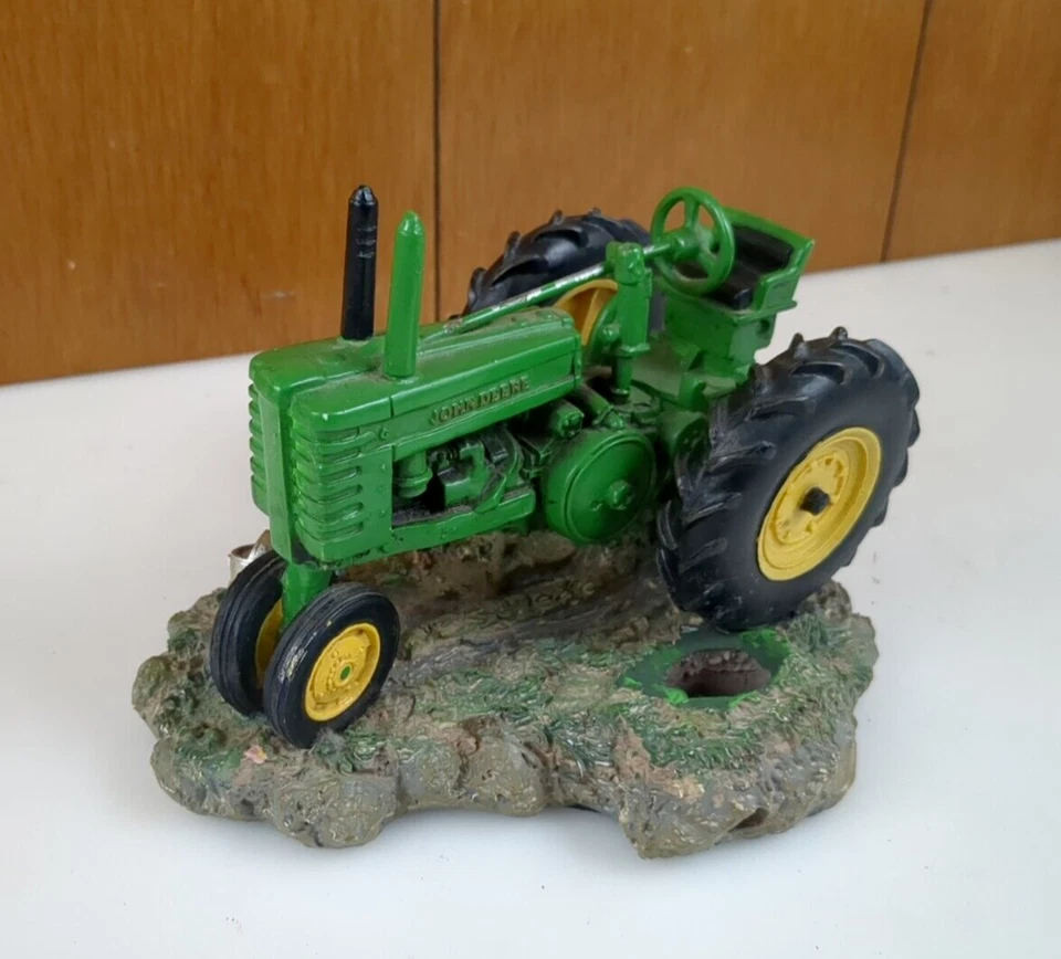 Vintage John Deere Tractor Rustic Scene Display Decor Centerpiece - Image 2 of 4