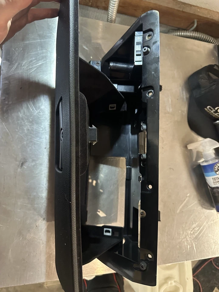 BMW 335xi 335i 328i 328xi 2008 E90 E92 guantera negra 51169110539 51167075479 Foto 4 de 4