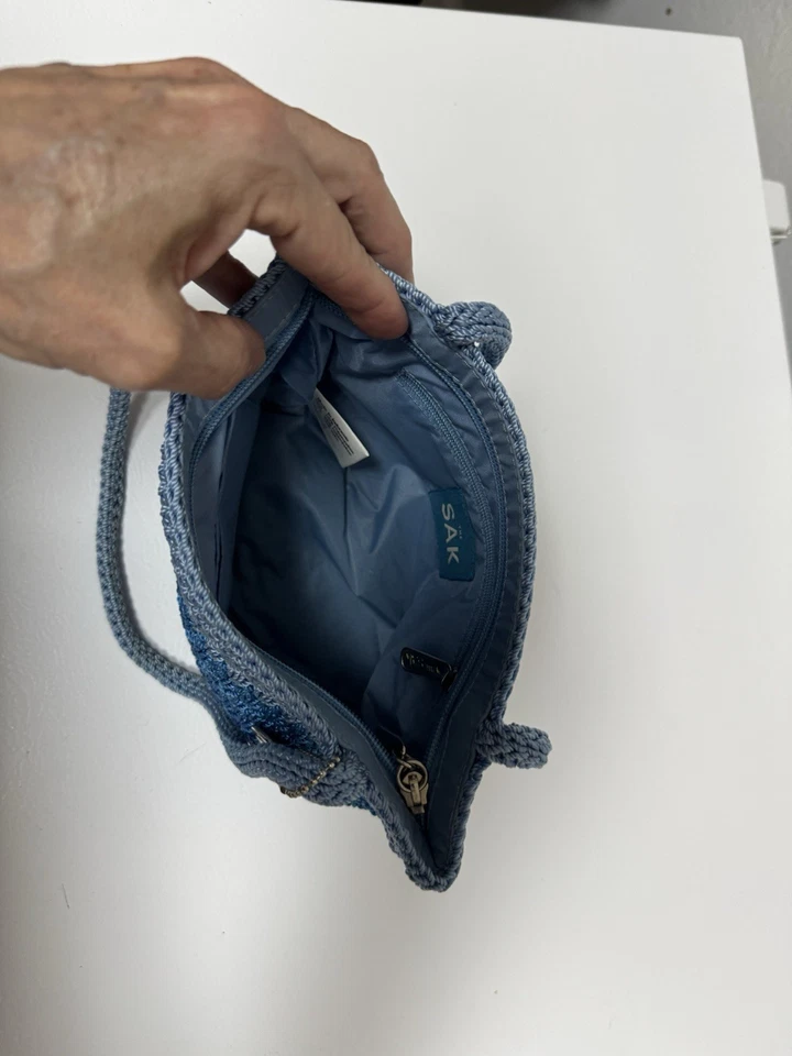 Bolso de Mano The SAK Crochet Usado Para Mujer Colores Azules Excelente Estado Usado Foto 3 de 4