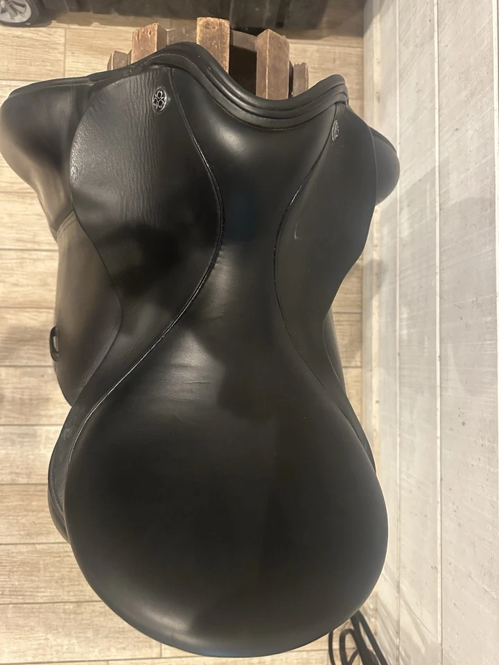 "Silla de montar de doma Trilogy Verago Elite, 17,5"" M" Foto 2 de 4