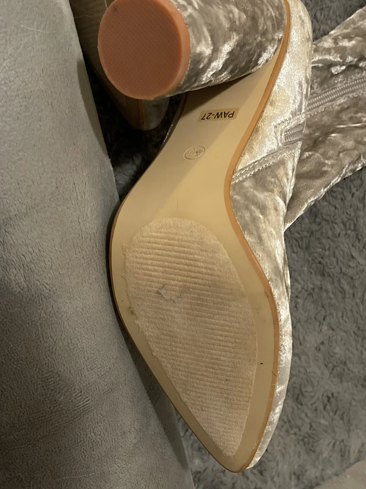 Botas de terciopelo Cape Robbin plateadas construidas en esta ciudad elásticas hasta el muslo 7,5 Foto 3 de 4