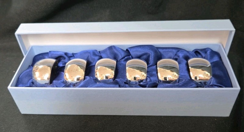 NewBridge Silverware J184 Set 6 Boxed Silver Plate Napkin Rings