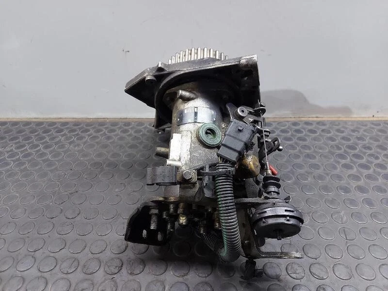 R8448B193C pompe injection diesel RENAULT CLIO II FASE I B CBO 1.9 D 192107 - Photo 2/4