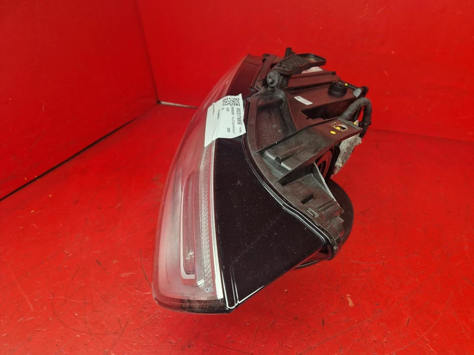 FARO DERECHO XENÓN LADO CONDUCTOR ESTADO AUDI Q3 TDI 8U MK1 2016 8U0941044D Foto 3 de 4