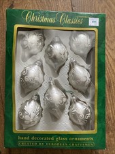 Vintage Commodore Christmas Classics Glass Ornaments 8 Sliver/White Ornaments