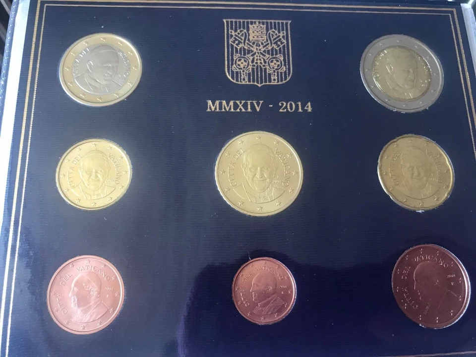 VATICAN 8 EURO COINS SET 2014 FRANCIS I IN OFFICIAL PRESENTATION FOLDER - Image 2 of 3