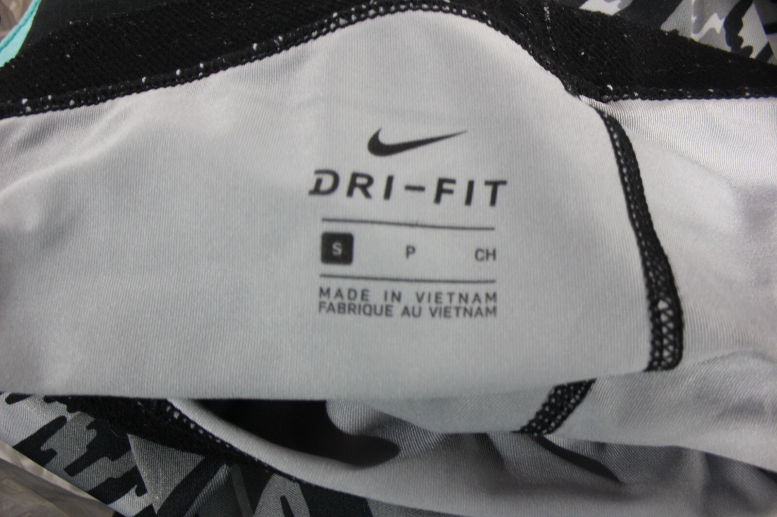Nike Pro DriFit Women's Leggings Size small Black and Gray Camo Print thumbnail 4