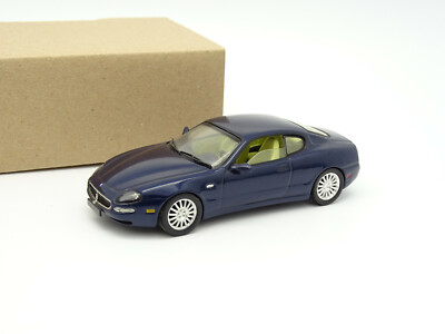 Ixo SB 1/43 Maserati Coupé Blau Modellauto