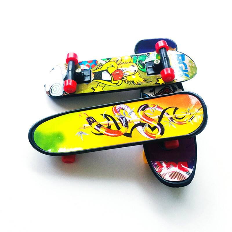 1pc Fingerboard Mini Creative Fingertips Skateboard Plastic Finger