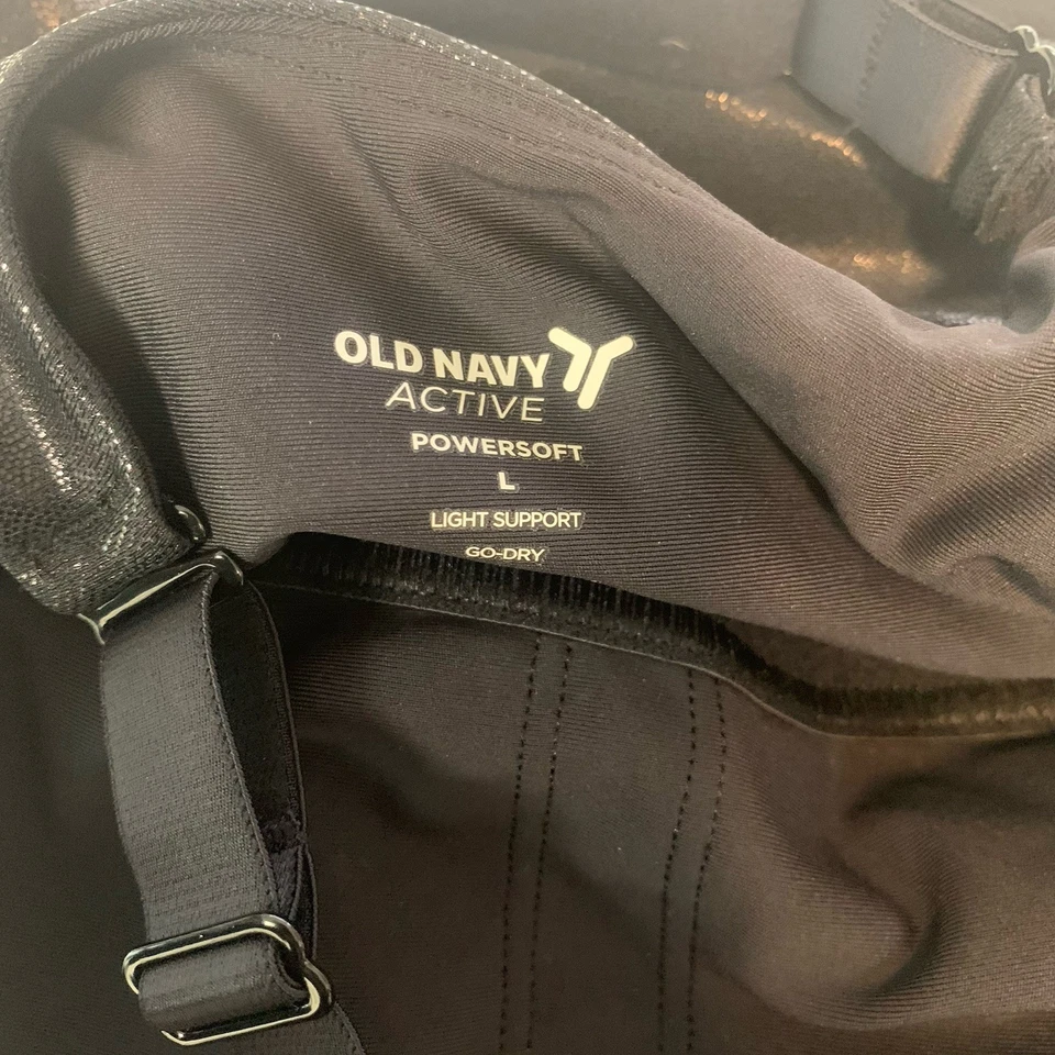 Sujetador corto Old Navy Active para mujer grande Powersoft Light Supper incorporado negro Foto 4 de 4