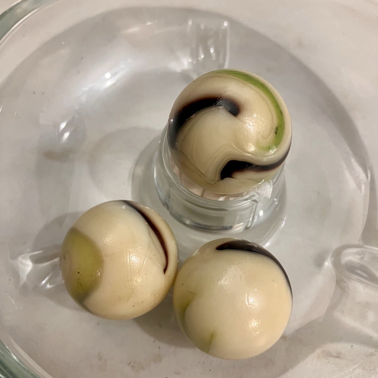 Possibly A Lot Of 3 25mm Sloth Glass Marbles Unsure Of Manufacture