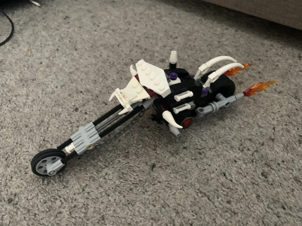 LEGO Ninjago 2259 Skull Motorbike, photo 3 of 5