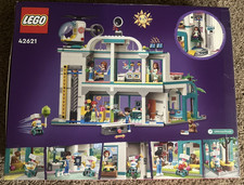 LEGO Friends 42621 Heartlake City Hospital Set 1045 pcs Ages 7 , Retired Set