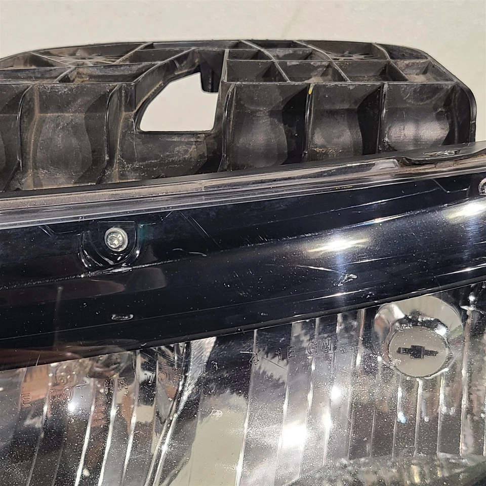 14-15 Camaro SS Faro de conductor Faro Lámpara OEM Halógeno Aa7390 Foto 4 de 4