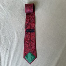 Tommy Hilfiger Necktie 100% Silk Red Paisley Made in USA 58"x4" Classic Style