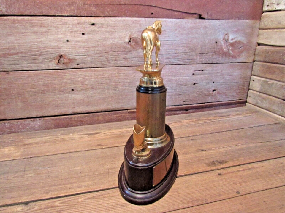 Vintage 1940's Cast Metal Horse M.H.A. Working Stock Horse THE OLD CORRAL Trophy - Image 3 of 4