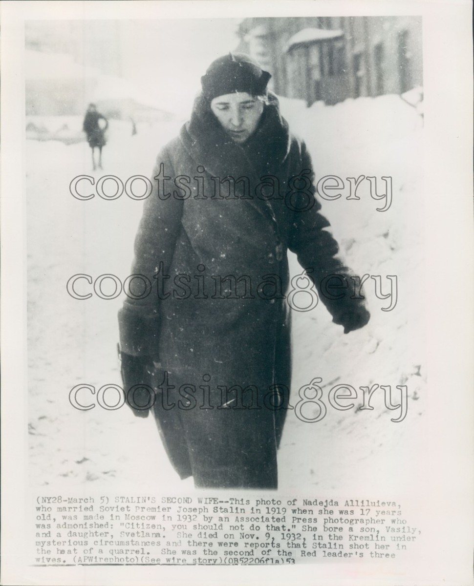 Esposa De Joseph Stalin A Hypnotic But Contextless Portrait Of