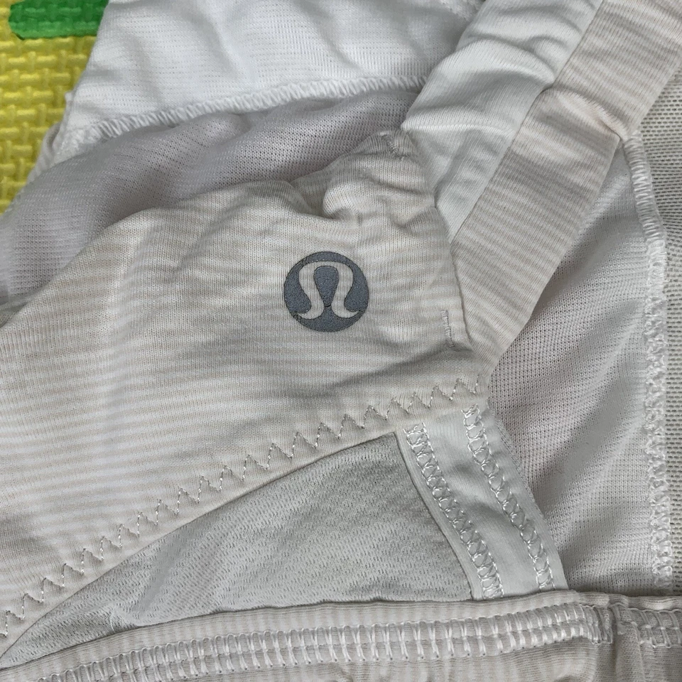 Lululemon Run Stuff Your Bra Size 4 Crossback Straps Workout Women’s Sports Bra - Image 3 of 4