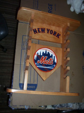 NY Mets Baseballs rack 5 balls 6 mini bats & bobbles Stained cherry custom made