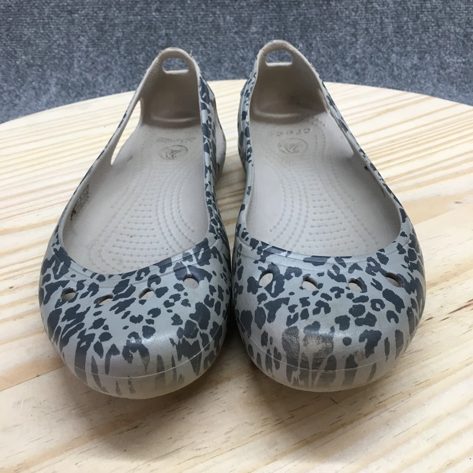 Босоножки Crocs женские 8 Kadee балетки серые резиновые повседневные с анималистическим принтом 203105 - Изображение 4 из 4