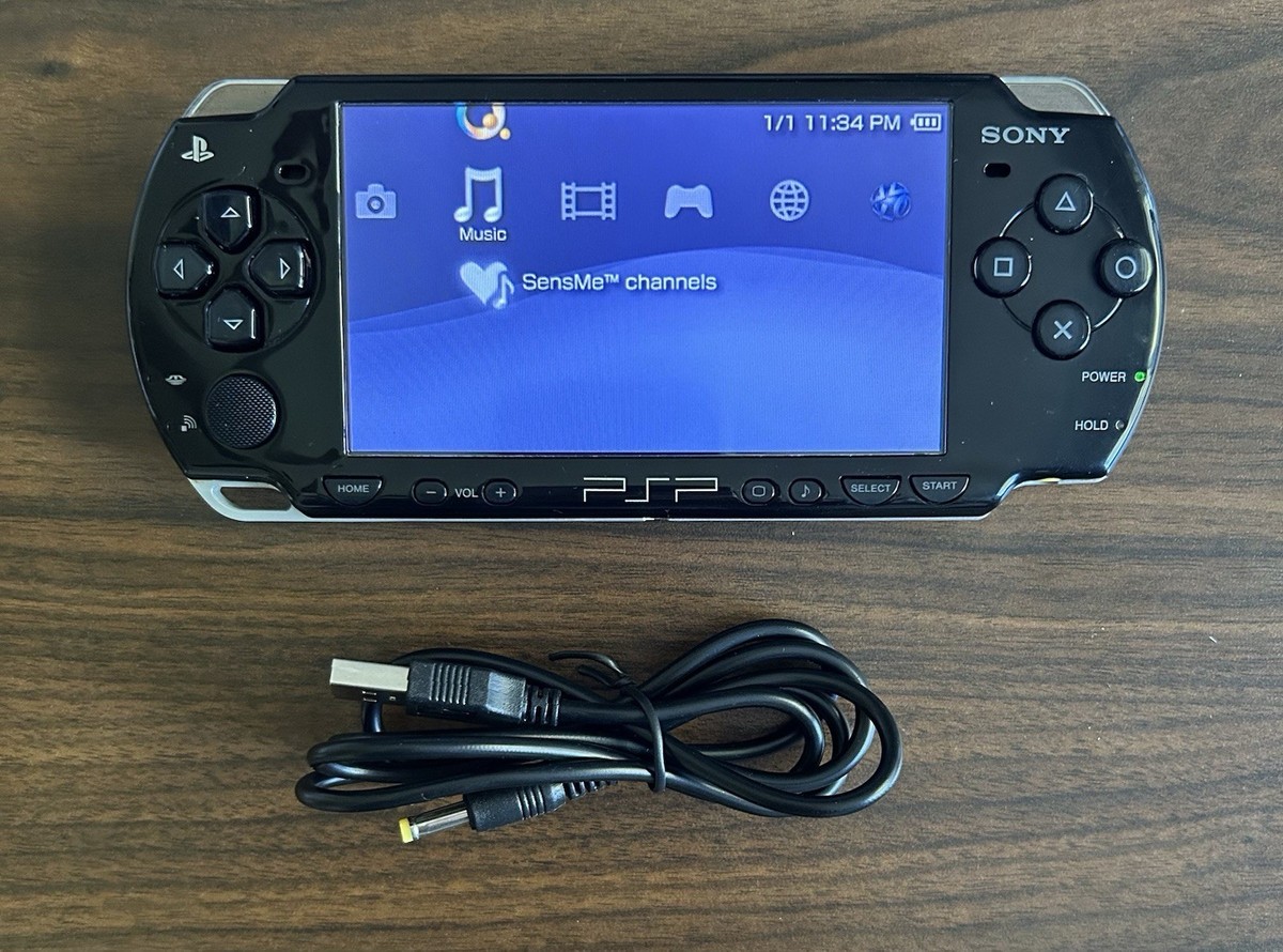PSP-2000本体 Sony PSP 2000 Launch Edition 64MB Handheld System - Piano Black