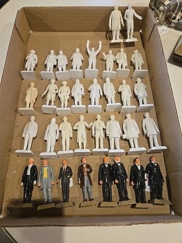 Lot of 34 Vintage 1960's MARX US Presidents Figures   2 3/4"