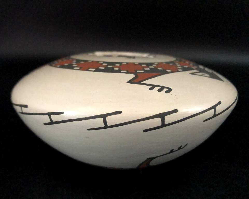 Wonderful Julio Mora Mexico Mata Ortiz Pottery Vessel Signed eBay