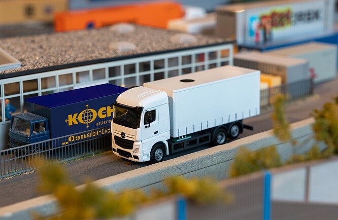 Faller 161314 - 1/87 / H0 Car System Digital Truck MB Actros StreamSpace (HERPA)
