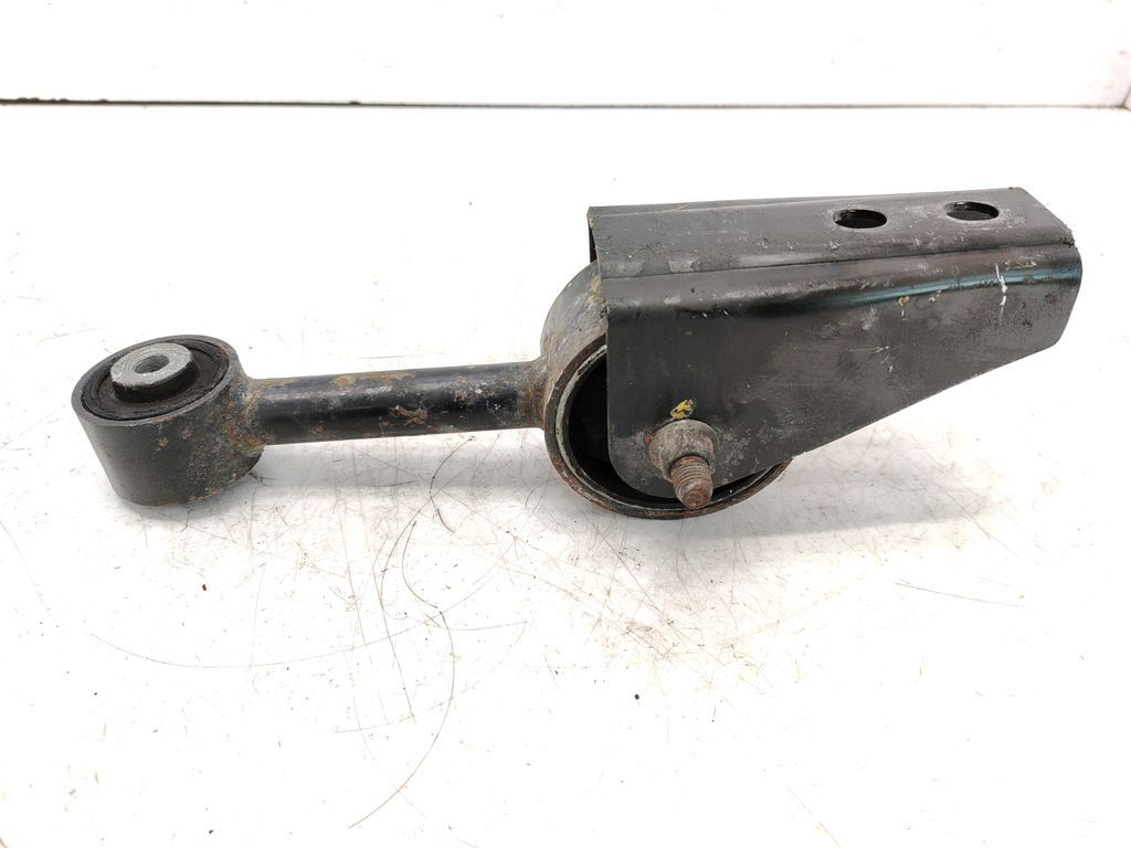 Chevrolet Tacuma 2.0i 90kW Petrol 2007 Right Side Engine mount bracket