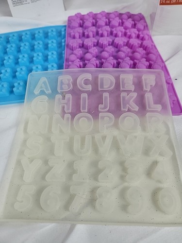 LOT OF SILICONE MOLDS for CRAFTS CANDY RESIN Concrete Magnets! Cookie Stamp - Picture 4 of 9