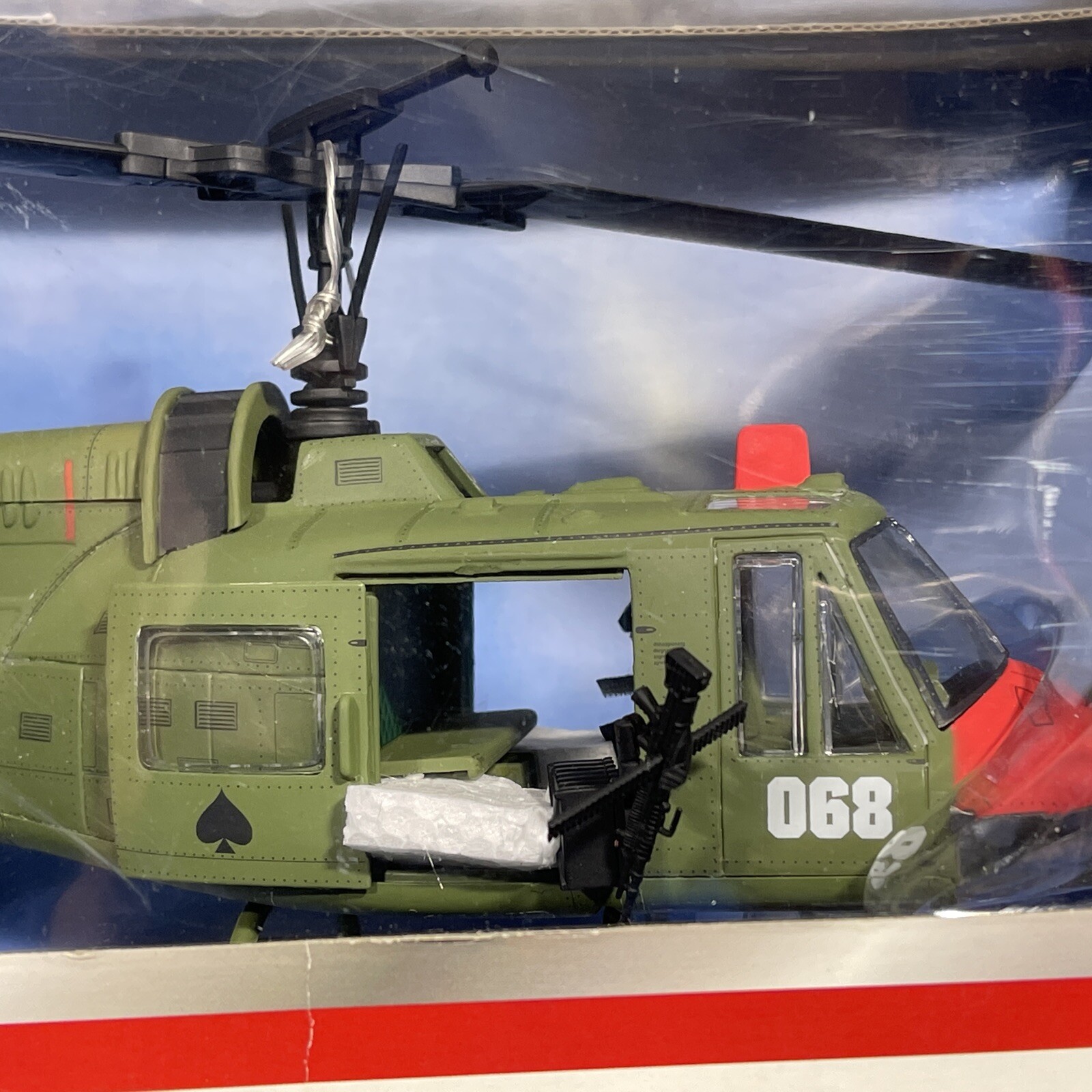 New Toy Zone Air Power Diecast 132 Scale Huey Hog UH1 Bell Helicopter