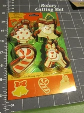 Cookie Time Cutter & Stamp 4 Pc Christmas Shapes   , New in Package NOS