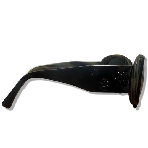 Lunettes de soleil Chanel Camellia économies Coco 5113 noires presque jamais utilisées authentiques